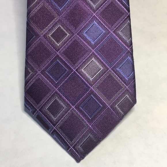 Kenneth Cole Reaction purple tie with silver and blue diamond pattern. - Picture 2 of 7